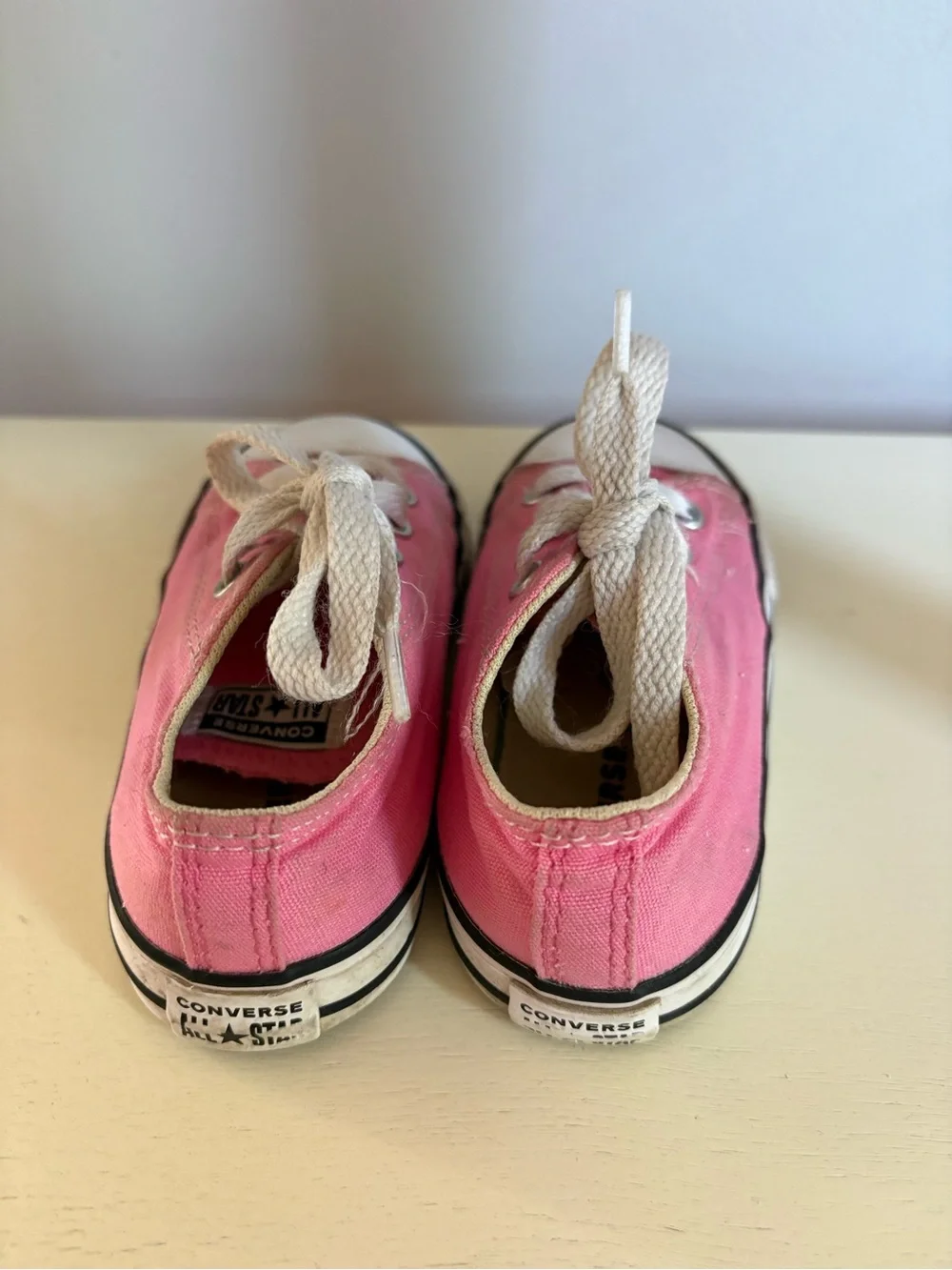 Converse Kids Pink Low-Top Canvas Sneakers size 8